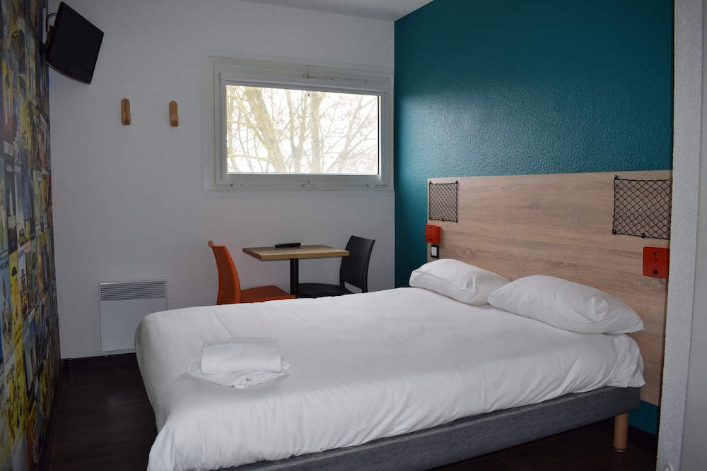 Room, 1 Double Bed, Private Bathroom (Cabrio) photo 2
