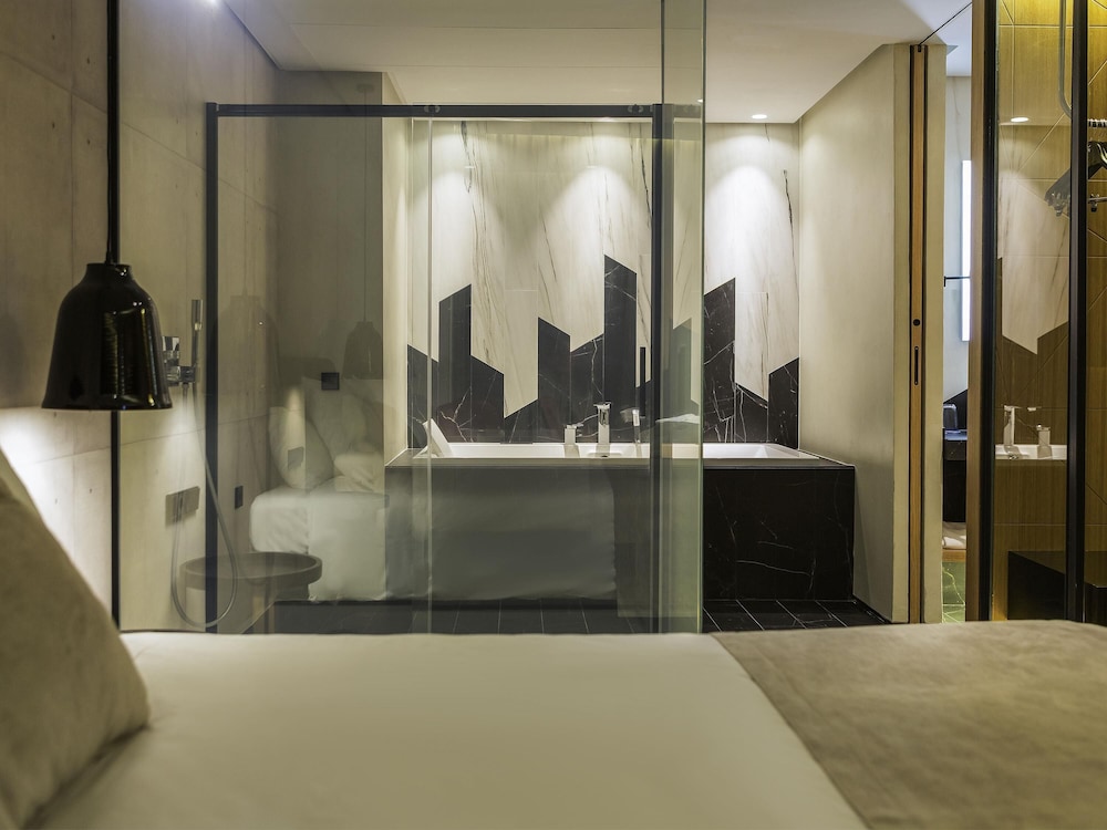 Junior Suite, 1 Queen Bed with Sofa bed