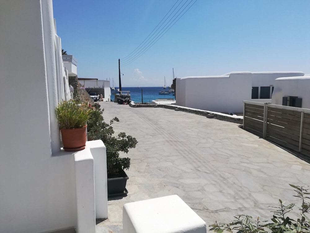 Standard Twin Room, Partial Sea View photo 3