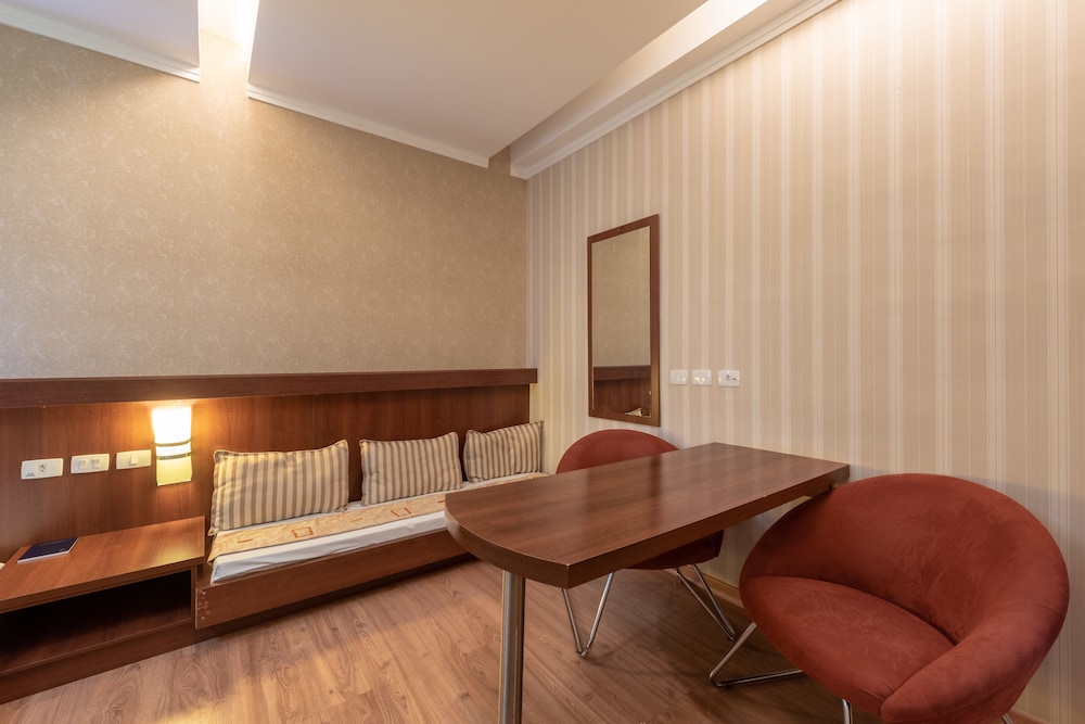 Deluxe Room, 1 Double Bed, Air conditioning