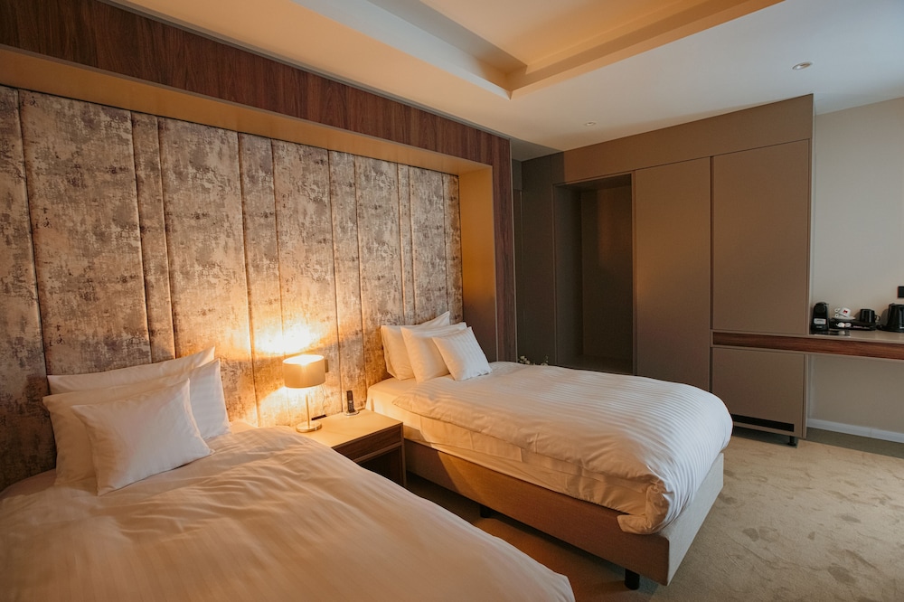 Standard Twin Room - Photo 1
