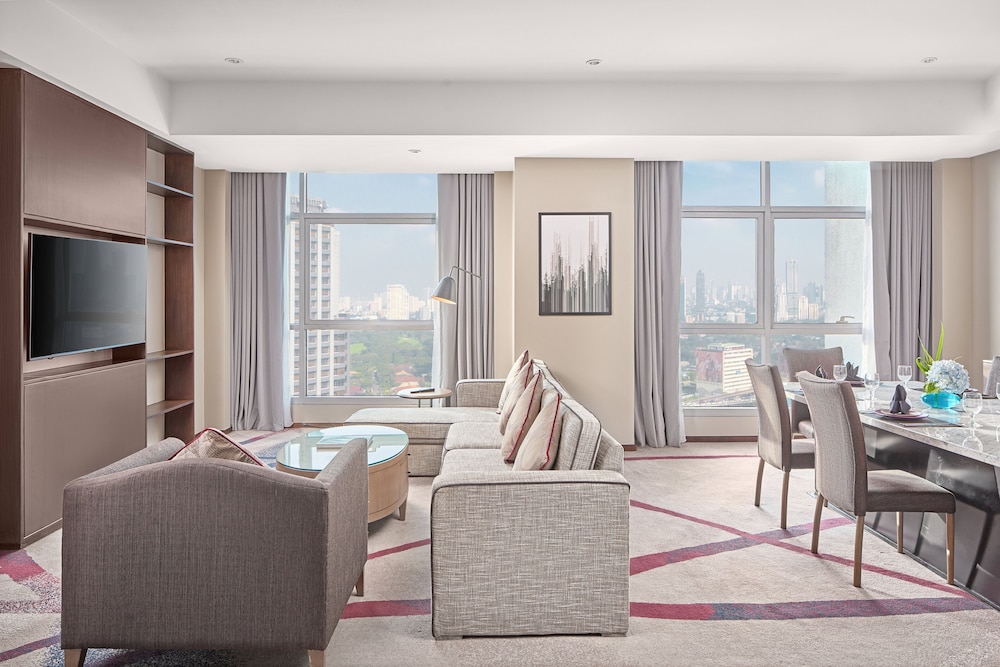 Suite (Crowne)