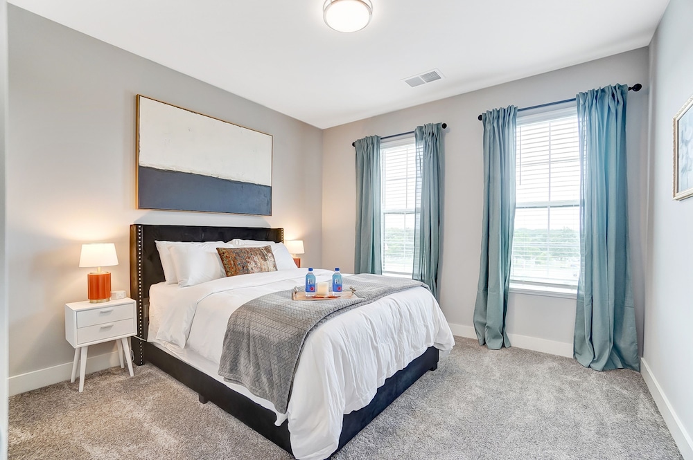 Opulent Corner 2BR Near OSU w Garage Parking, Zdjęcie 16