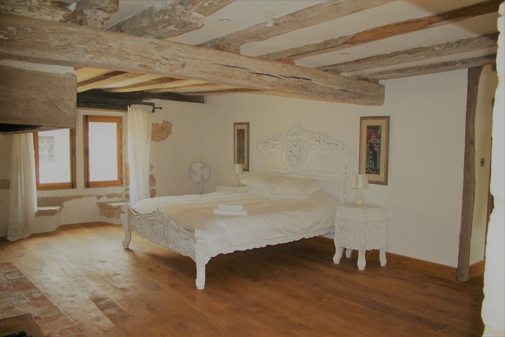 Deluxe Double Room, Ensuite, Courtyard View (With SuperKing Bed) photo 1