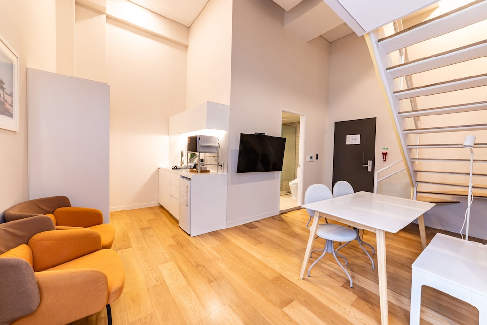 Premium Family Suite With Loft 1605 - Photo 2