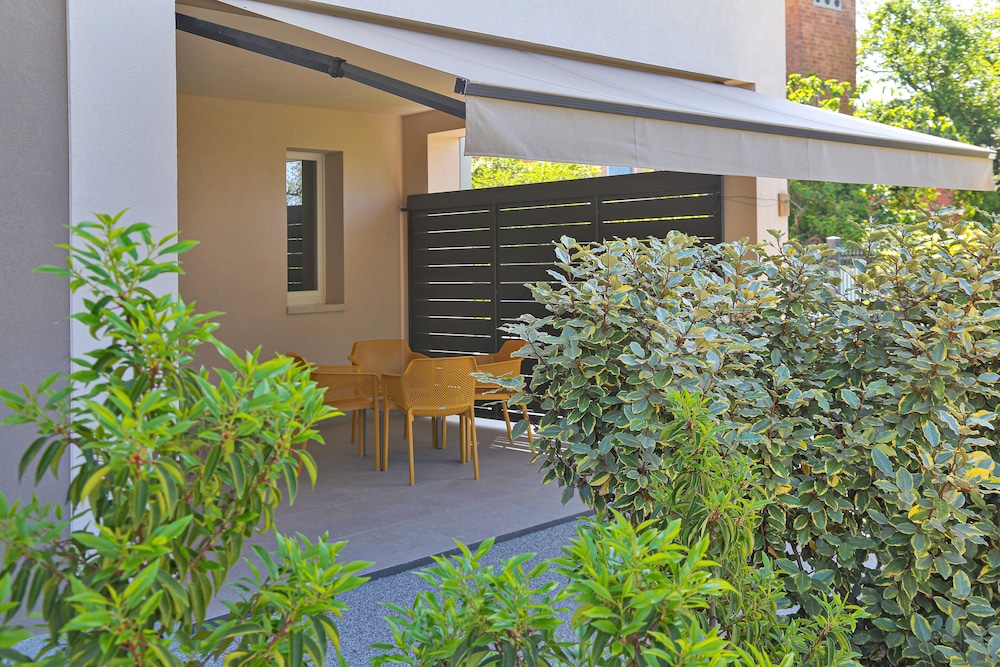 Suite, Terrace, Garden View photo 3