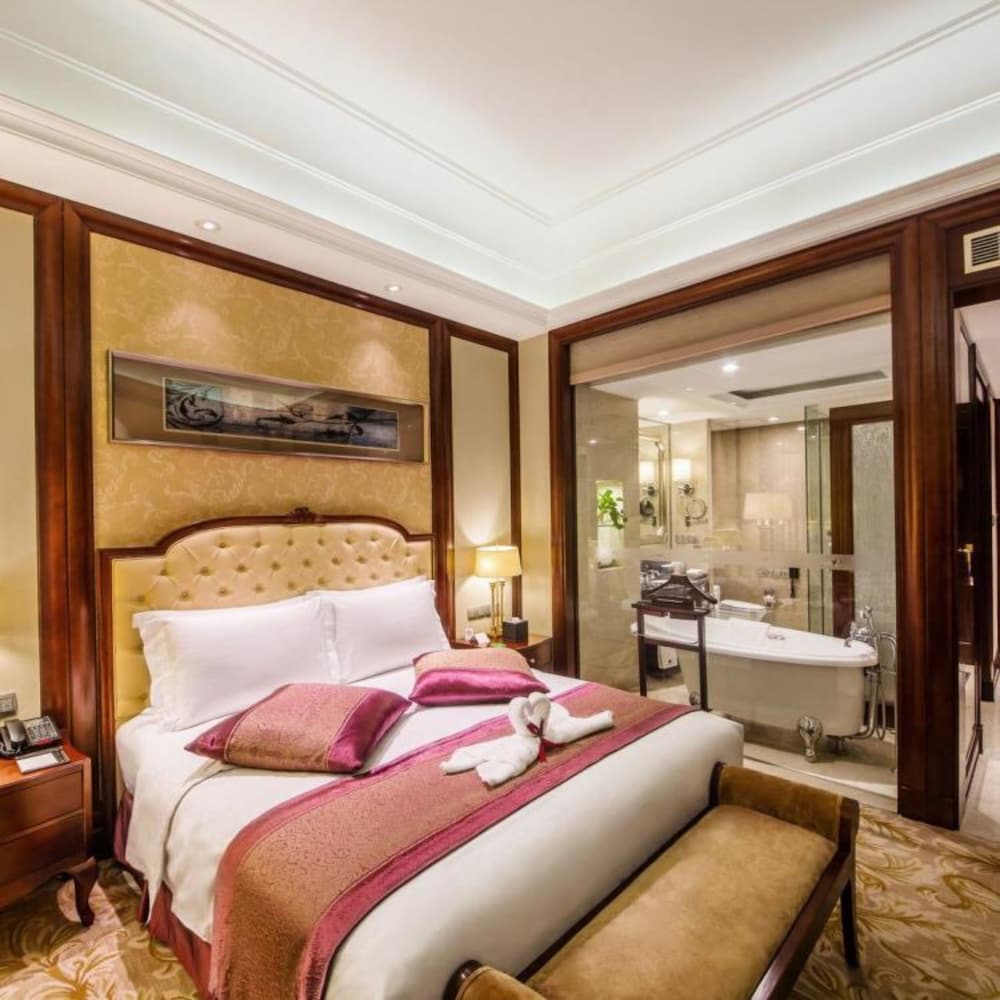 Executive Double Room, City View photo 3