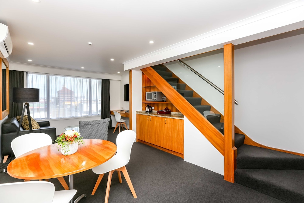 Plymouth Suite photo 2