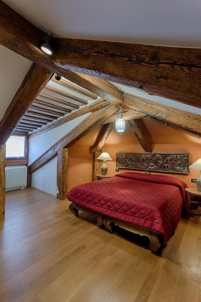 Standard Double Room (Attic) photo 1