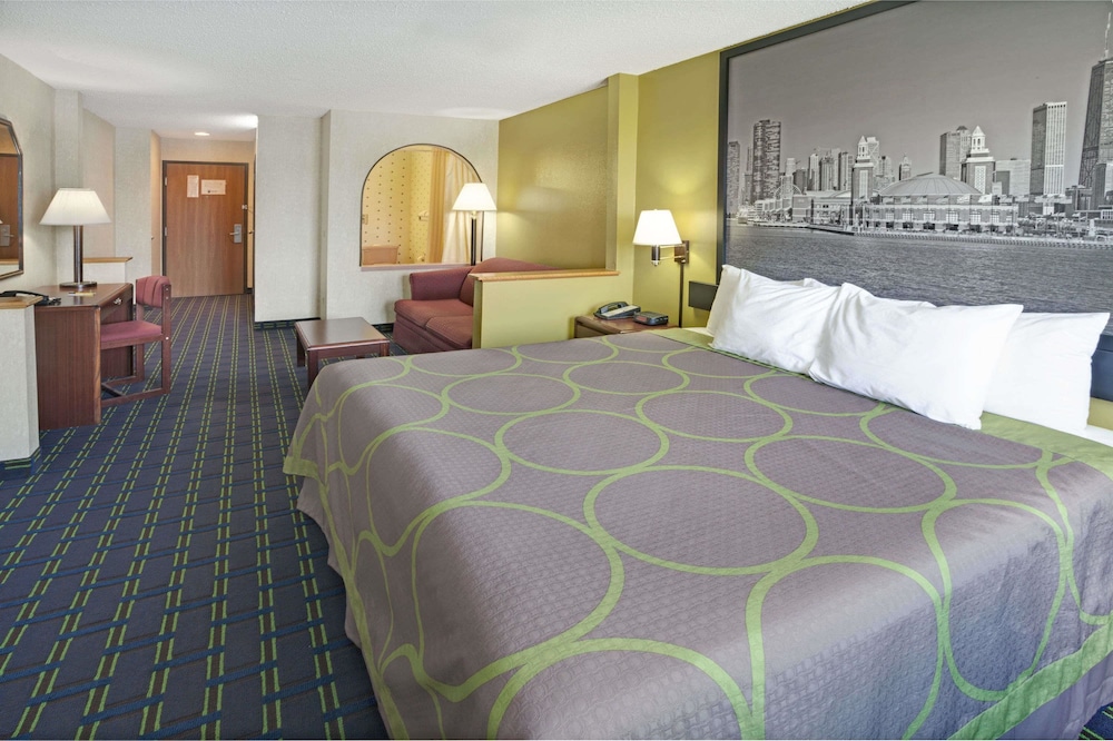 Studio Suite, 1 King Bed, Non Smoking - Photo 6