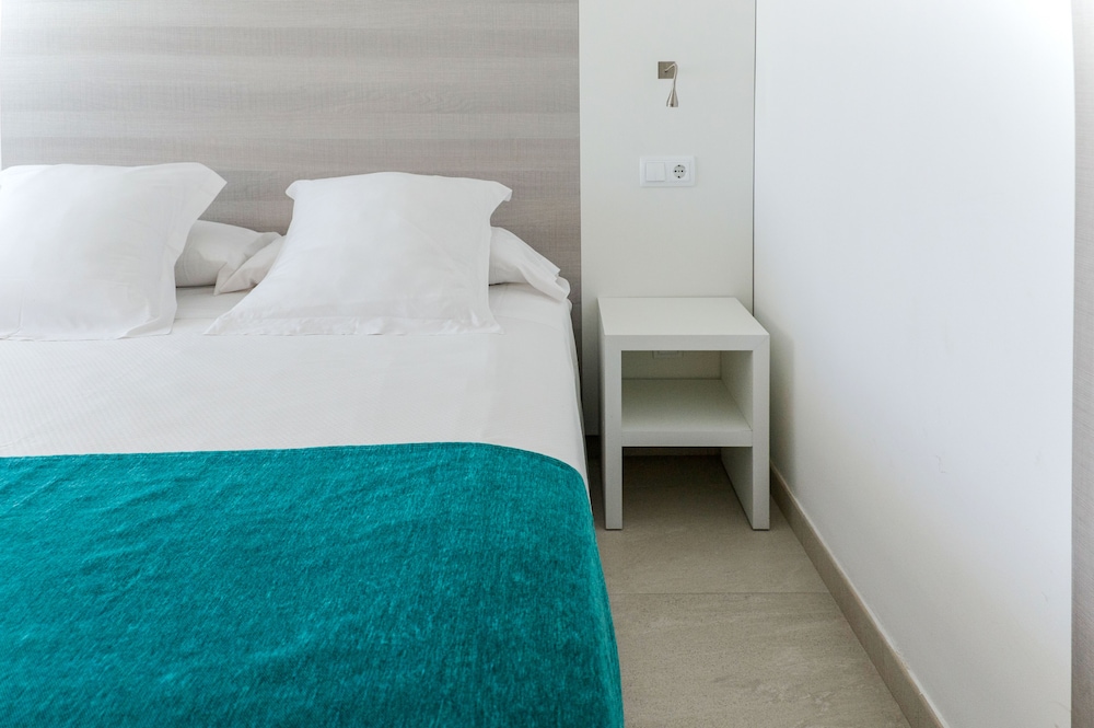 Double Room Single Use, Pool View (1 Adult) - Photo 4