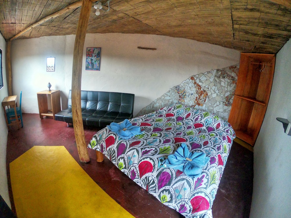Double Room, Shared Bathroom (Room 8) photo 2