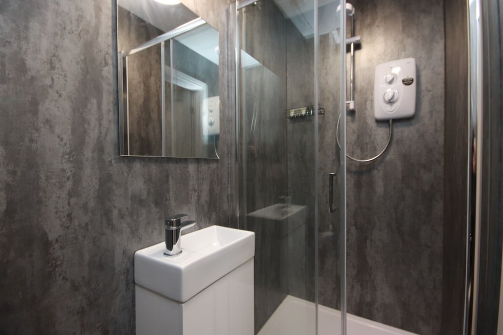 Single Room, 1 Twin Bed, Ensuite photo 3