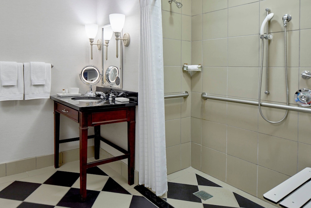 Deluxe Room, 2 Queen Beds - Photo 7