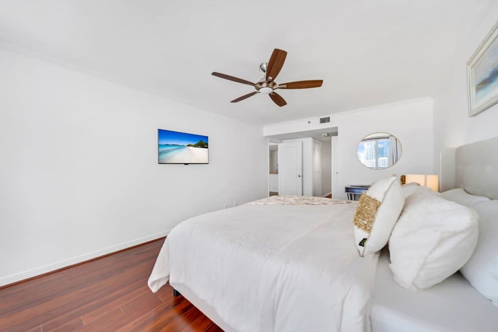 Apartment photo 2
