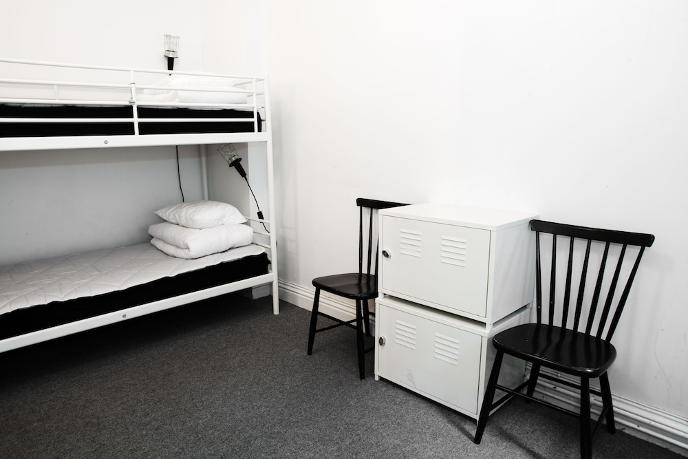 Apartment, Kitchen thumbnail 6