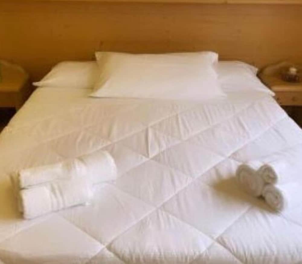 Economy Double Room photo 2