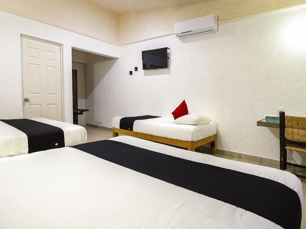 Family Double Room - Photo 8
