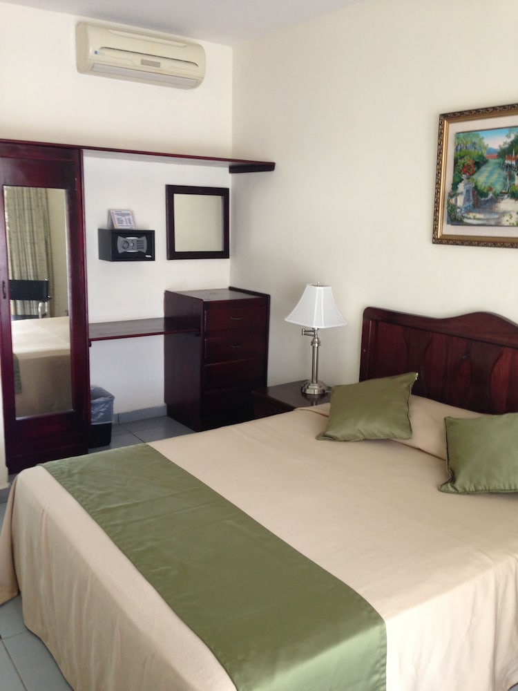 Standard Single Room, 1 Queen Bed photo 1