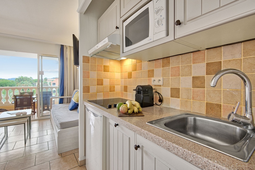 Apartment 4 people - 1 bedroom - Terrace or balcony - Photo 3