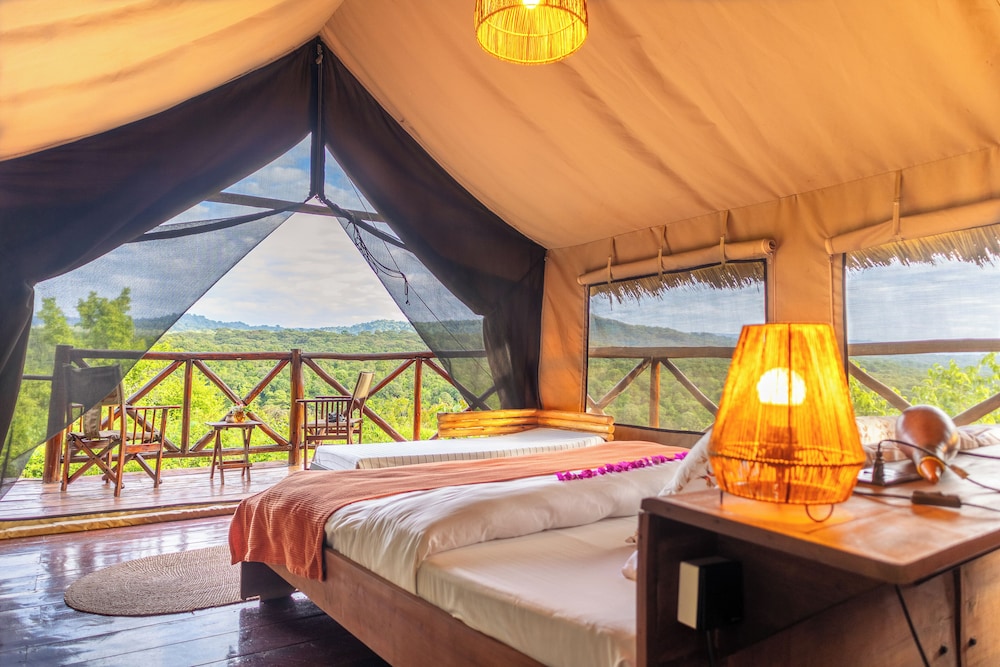 Classic Tent, Mountain View