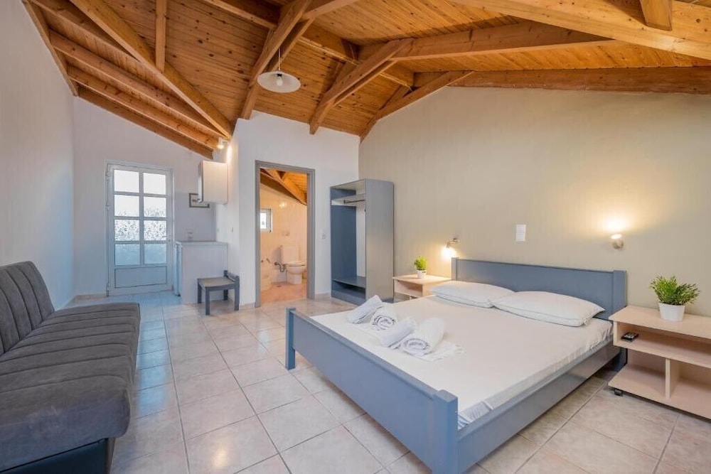 Deluxe Studio, Garden View