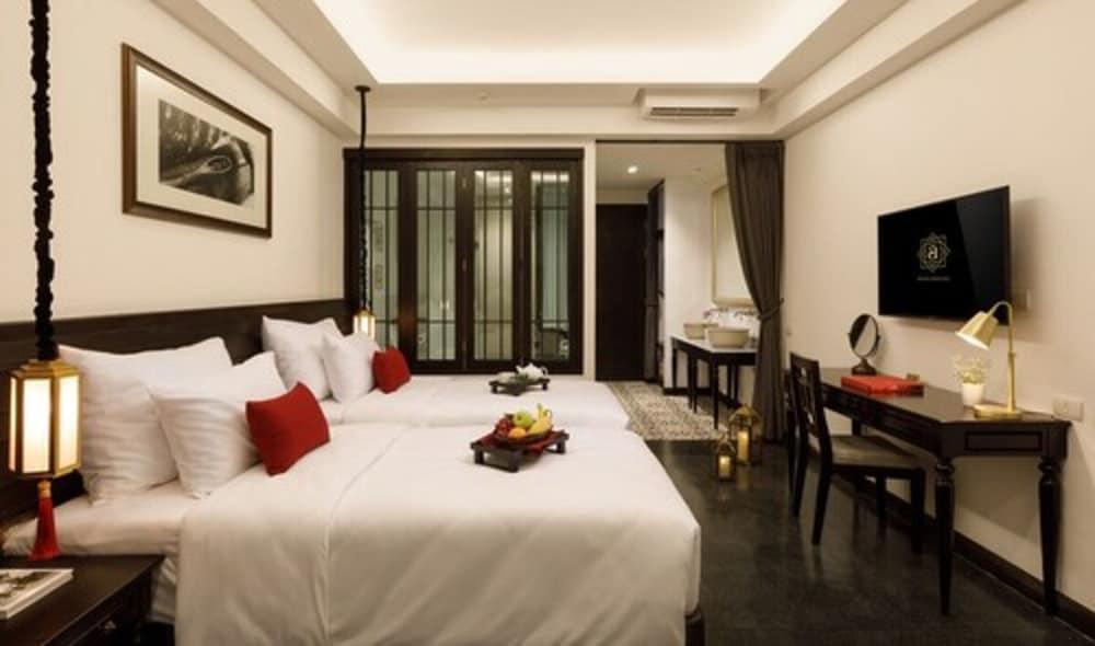 Deluxe Room, City View - Photo 2