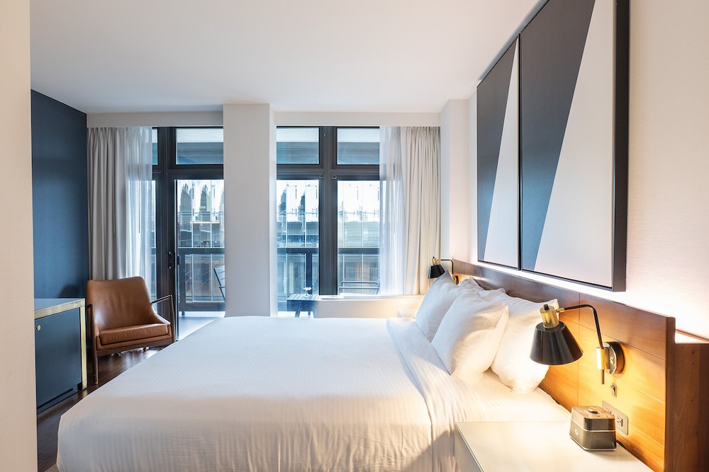 Premier Suite, 1 King Bed, Terrace (Single Use | Executive) photo 1