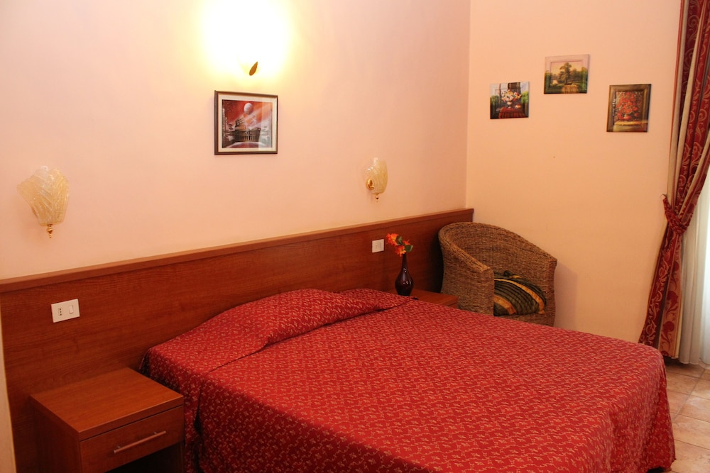 Single Room photo 3