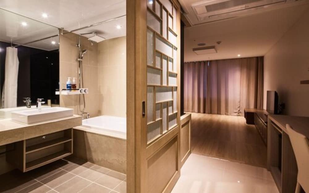 Deluxe Ondol Room - Photo 3