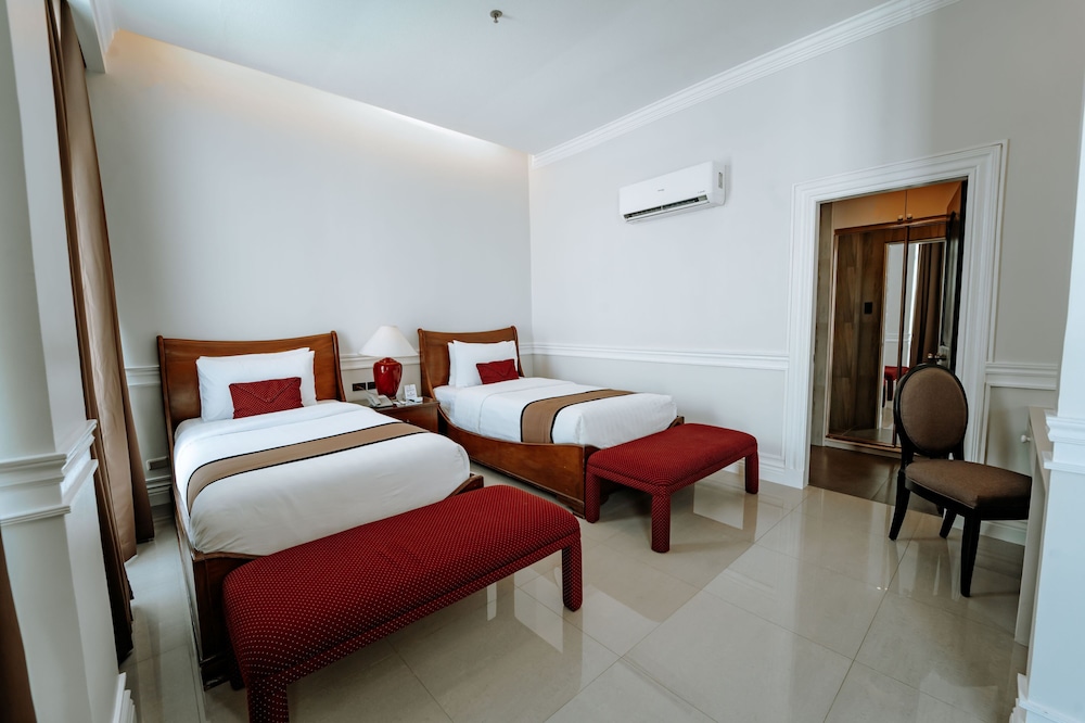 Penthouse Suite photo 2