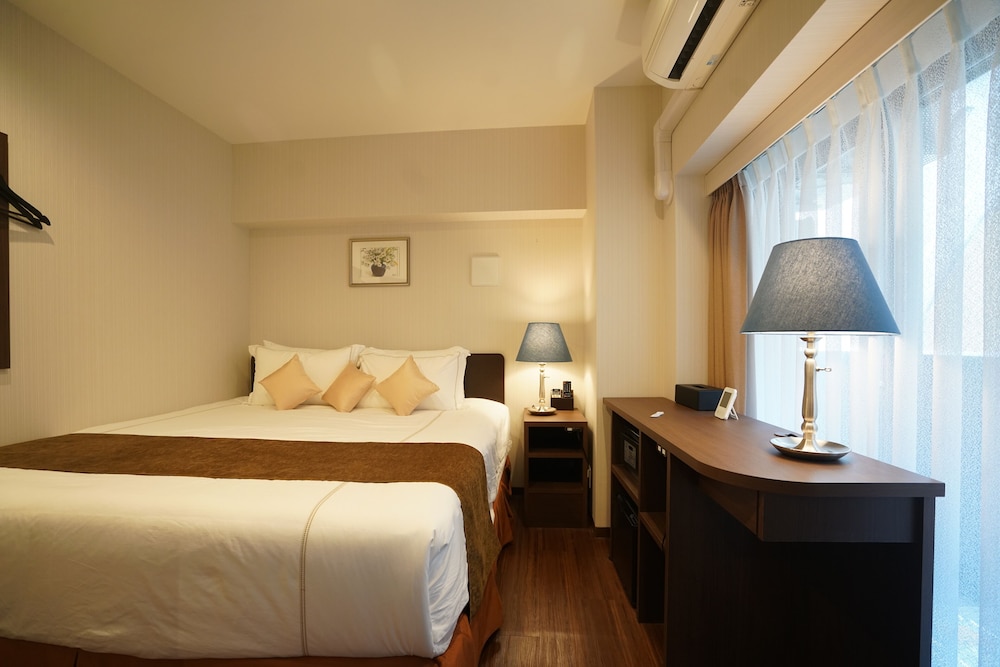 Business Double Room, 1 King Bed, Non Smoking, Balcony photo 2