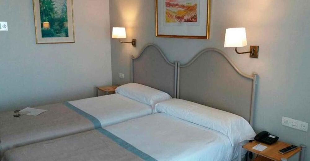 Standard Double Room - Photo 2