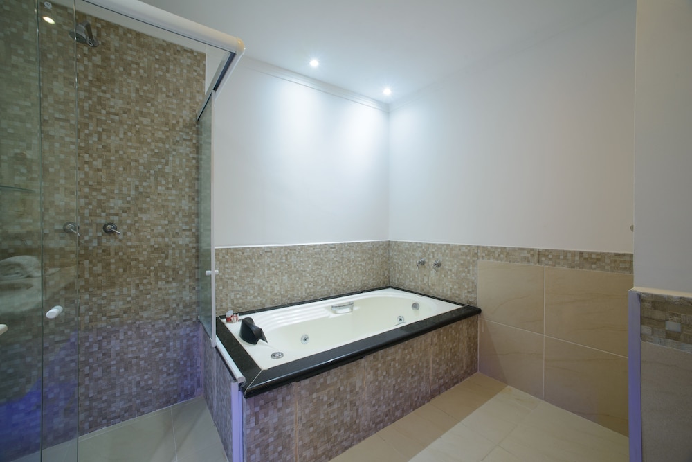 Suite (Master) photo 3