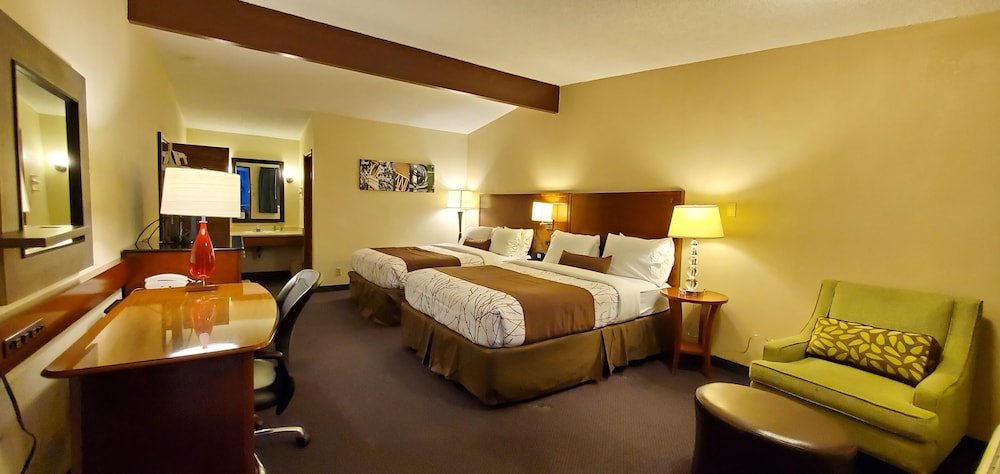 Deluxe Room, 2 Queen Beds, Non Smoking photo 2