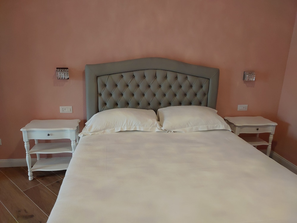 Luxury Suite photo 1