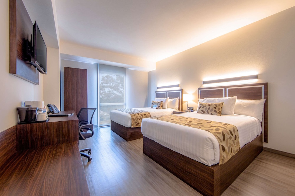 Standard Room, 2 Double Beds, Non Smoking - Photo 1