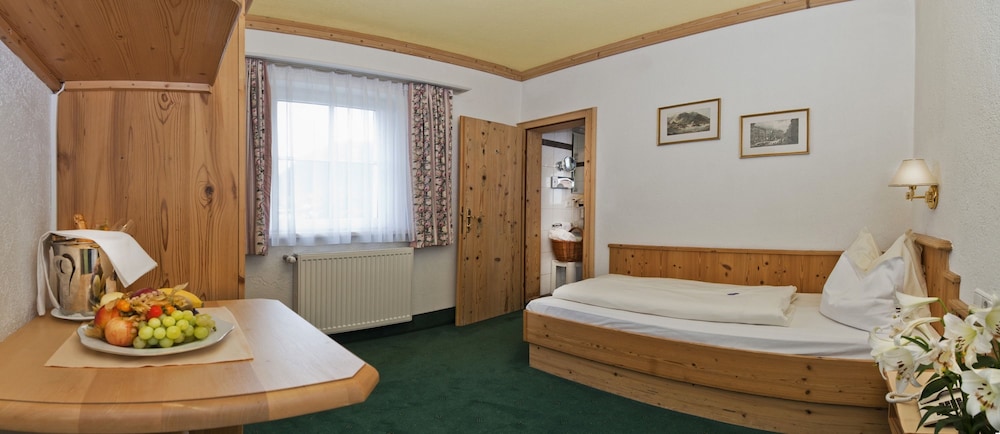 Single Room, Balcony (Haus Dreitorspitze) photo 1