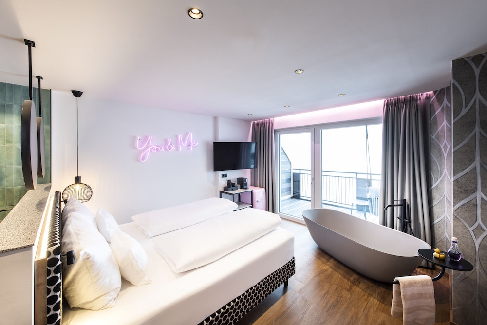 Romantic Studio Suite