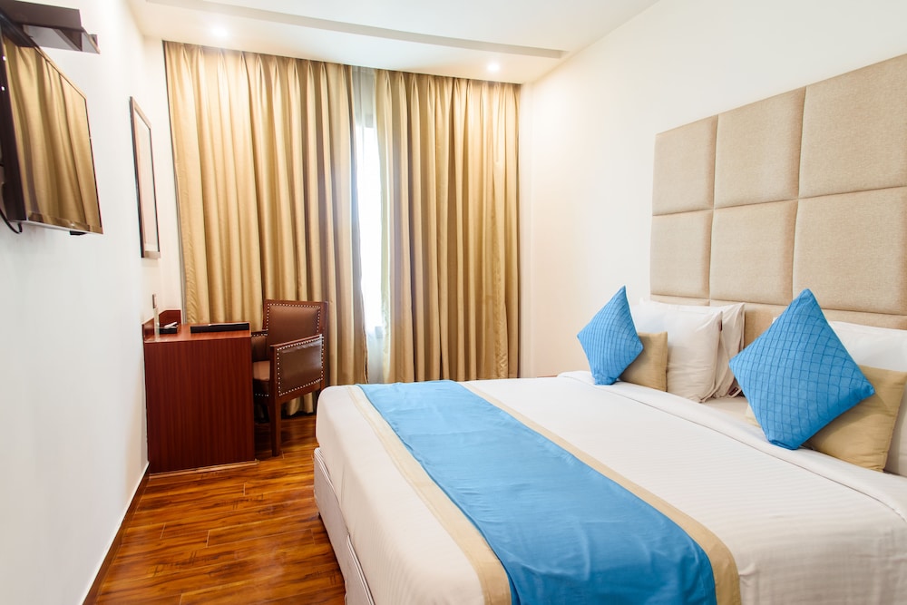 Deluxe Double Room, City View