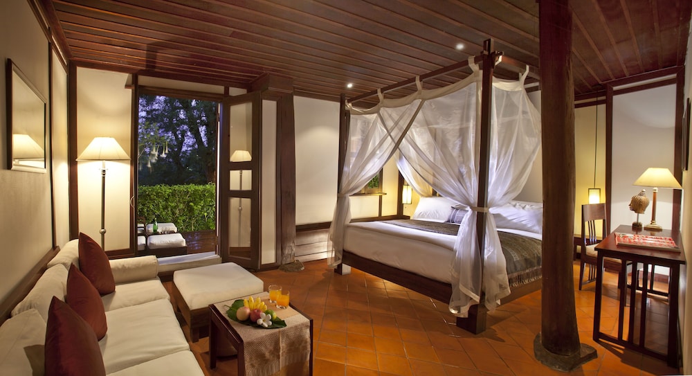 Deluxe Room, 1 King Bed photo 1