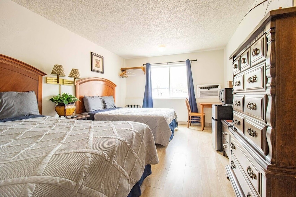 Deluxe Room, 2 Queen Beds, Mountain View photo 1