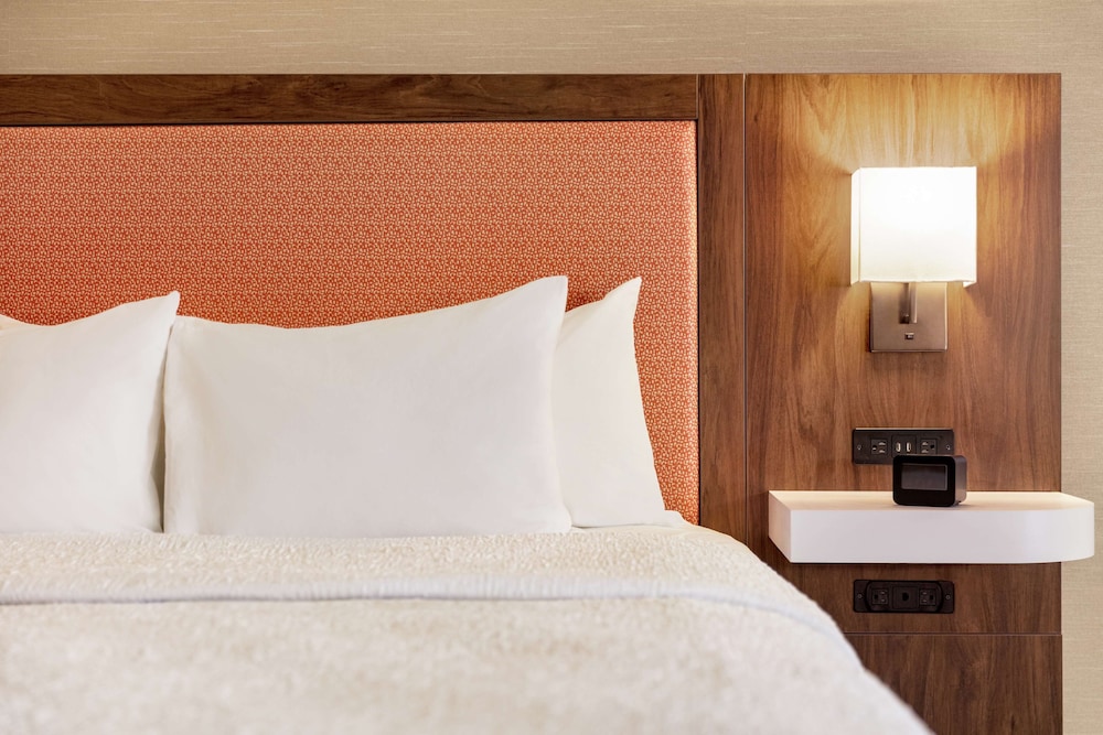 Accessible King Bed with Tub - Photo 2