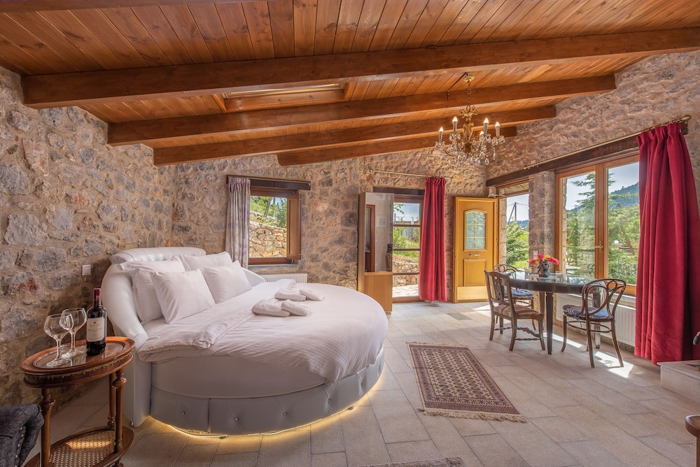 Junior Chalet (Artemis) photo 2