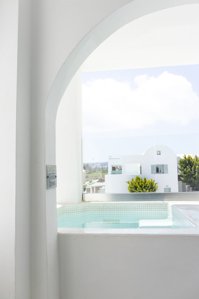 Senior Suite, Hot Tub (Outdoor) - Photo 4