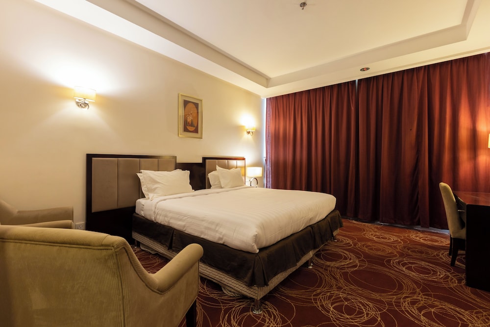 Standard Twin Room - Photo 4