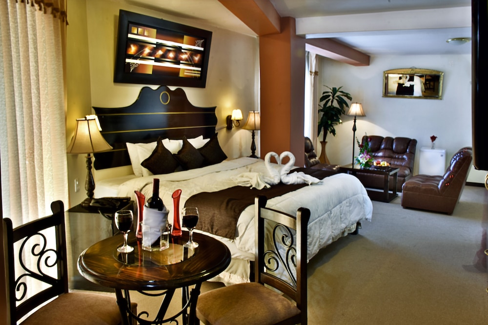 Deluxe Suite photo 2