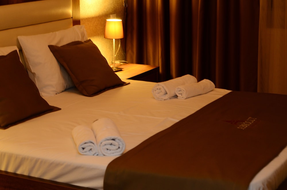 Standard Double Room - Photo 7