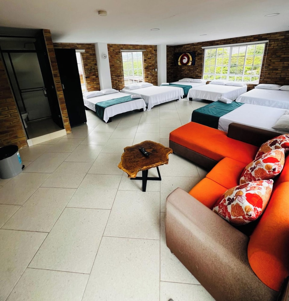 Standard Room, Multiple Beds photo 1
