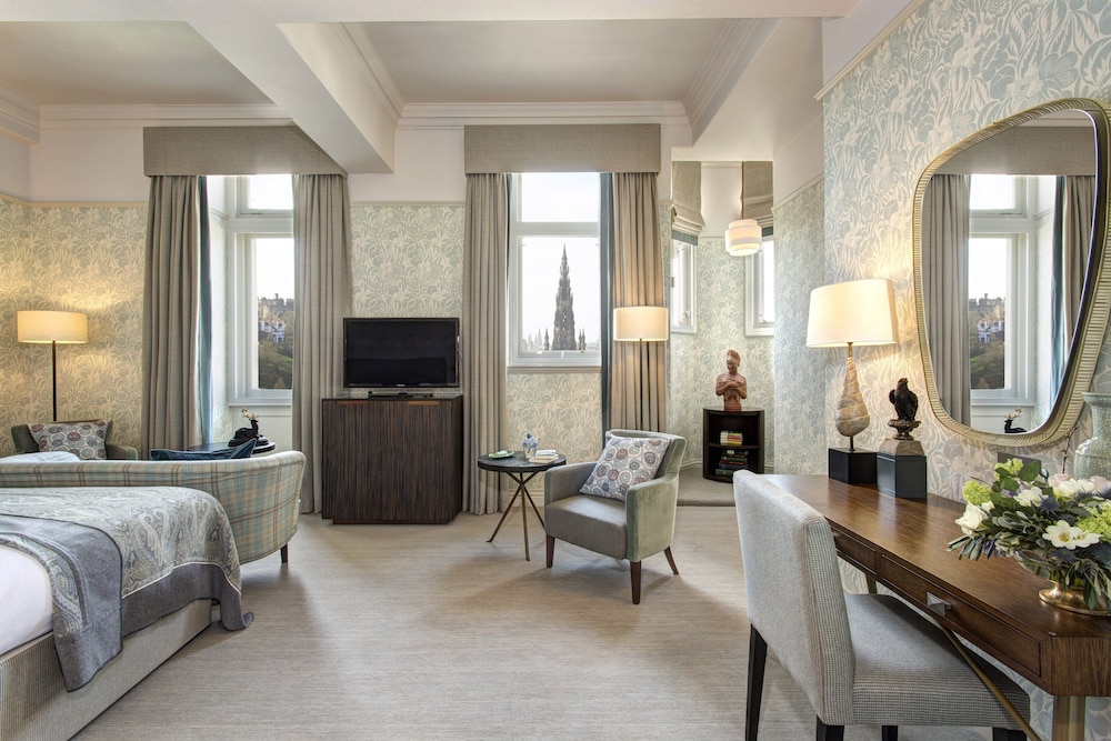 Deluxe Room (Castle View) - Photo 1